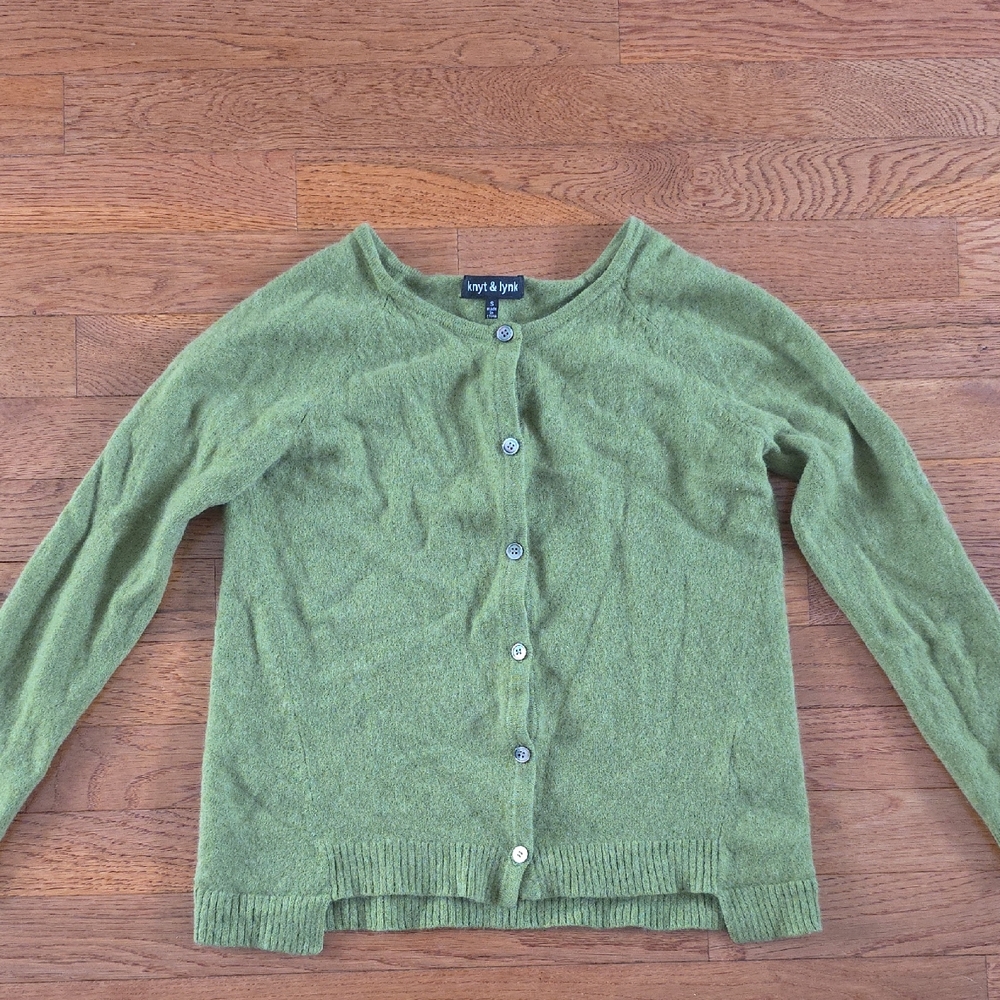 Knyt & Lynk 100% Cashmere Cardigan, Size SMALL, excellent Condition